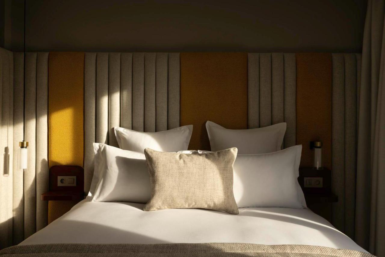 Superior Room,1493106481:JPEG